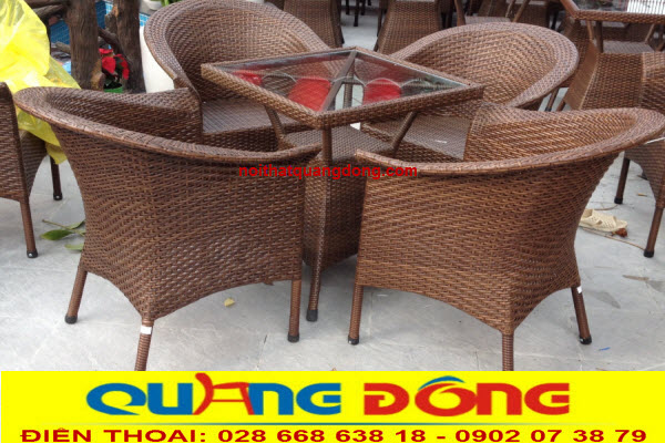 Ghế mây nhựa có bị ẩm mốc không