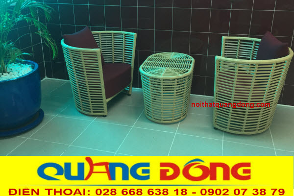Lựa chọn bàn ghế mây nhựa cho căn hộ chung cư.