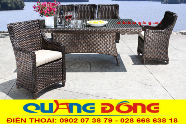 Lựa chọn bàn ghế mây nhựa cho căn hộ chung cư.