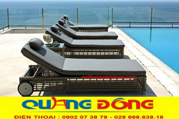 Ghế nằm bể bơi mây nhựa phong cách hiện đại.