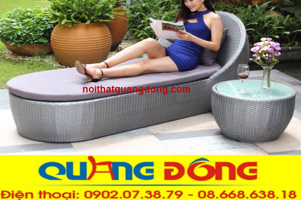 Ghế nằm bể bơi mây nhựa phong cách hiện đại.