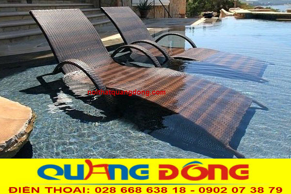 Ghế nằm bể bơi mây nhựa phong cách hiện đại.