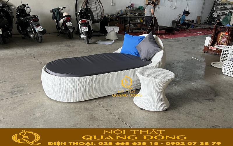 Ghế hồ bơi QD-1273 được ghi hình tại xưởng Nội thất Quang Đông