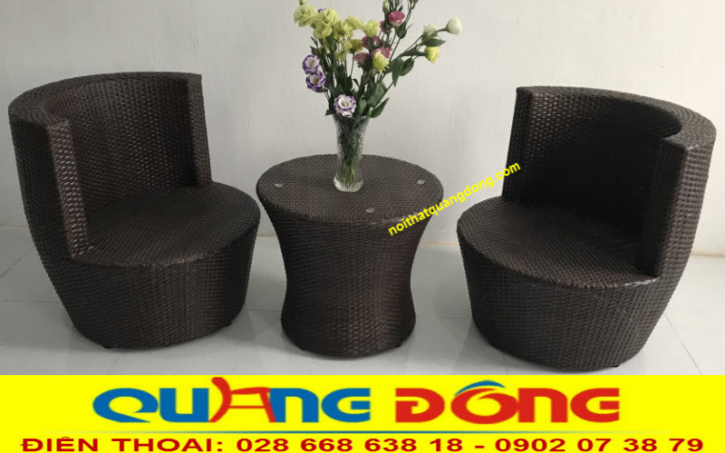 Bàn ghế giả mây QD-2075 sử dụng gam màu nâu giả gỗ tự nhiên