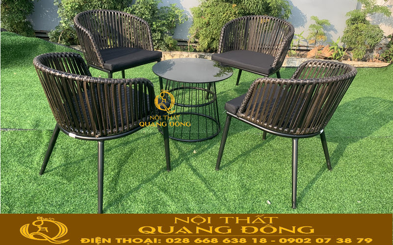 Bộ bàn ghế cafe sân vườn QD-331 mang gam màu đen cá tính và phong cách