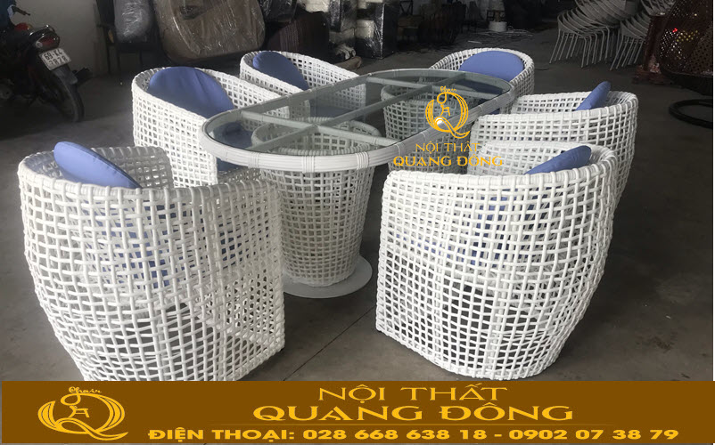 Mẫu bàn ghế giả mây QD-369 ghi hình tại xưởng Nội Thất Quang Đông trước khi bàn giao cho khách hàng