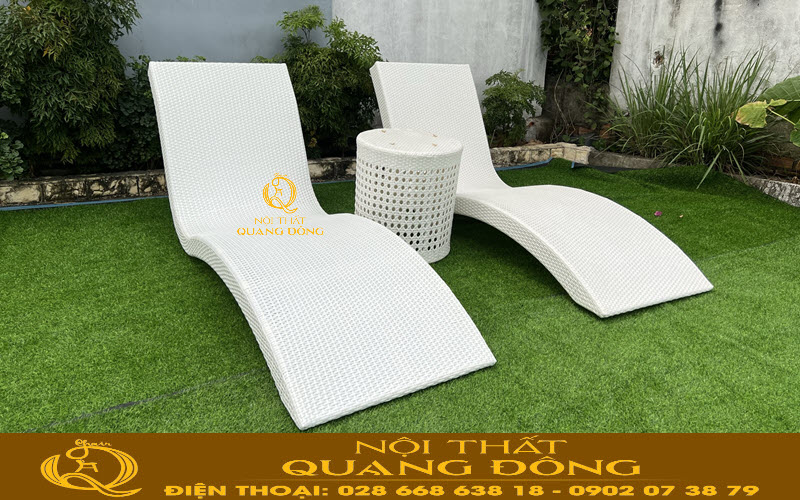 Ghế nằm hồ bơi QD-1260 được thiết kế dáng ghế cong, lưng ghế dựng đứng tạo cảm giác ngã lưng thoải mái