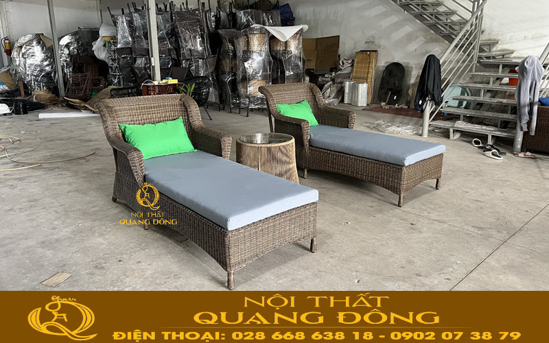 Ghế nằm hồ bơi giả mây QD-1267 được hoàn thiện tại xưởng của Nội Thất Quang Đông