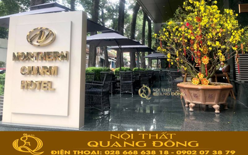 Bàn ghế giả mây QD-293 được sử dụng cho tiền sảnh khách sạn Northern Charm Sài Gòn