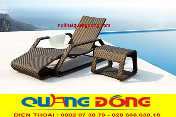 Ghế nằm bể bơi mây nhựa phong cách hiện đại.