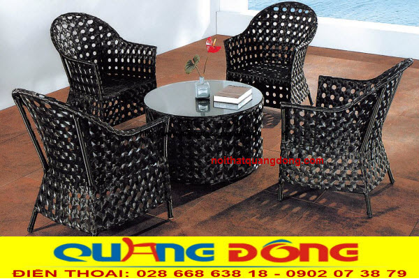 Ghế mây nhựa có bị ẩm mốc không