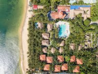 Nội Thất Quang Đông cung cấp ghế nằm hồ bơi cho khuôn viên hồ bơi, bãi biển của khách sạn L’Azure Resort and Spa tại Phú Quốc 