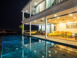 top những khách sạn có  view hồ bơi cực đẹp tại Nha Trang
