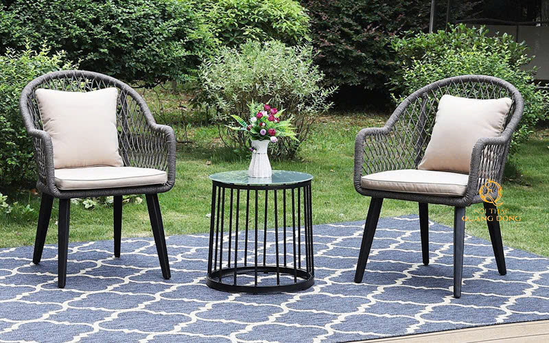 Khám phá xu hướng nội thất ngoài trời với bàn ghế đan dây dù hiện đại