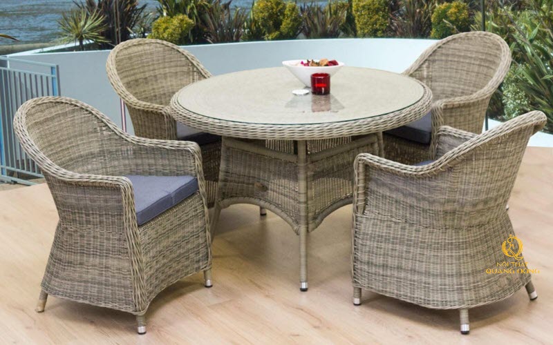 Sơn tĩnh điện quan trọng với khung bàn ghế giả mây