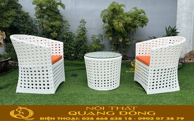 Bàn ghế giả mây QD-343 mang đến sự sang trọng và hiện đại với gam màu trắng
