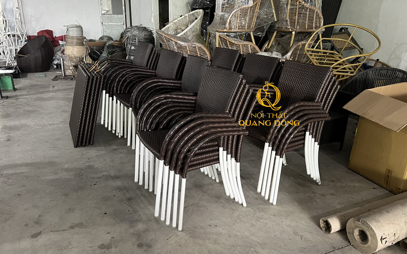 Ghế giả mây QD-2112 với khả năng xếp chồng gọn lại với nhau, tối ưu diện tích