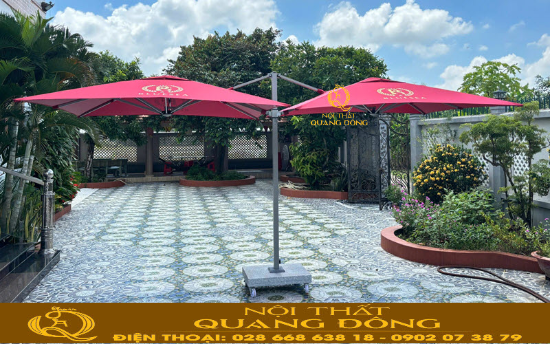 Dù lệch tâm đôi cho không gian ngoài trời