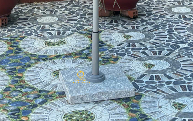 Đế vuông của dù đúng tâm tròn 4m