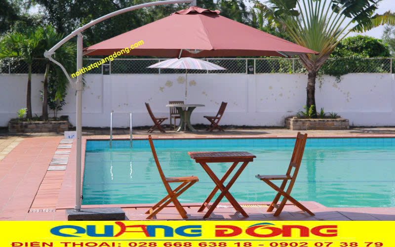 Dù lệch tâm che nắng ngoài trời