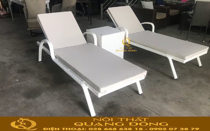 Ghế hồ bơi QD-595 màu trắng nổi bật không gian