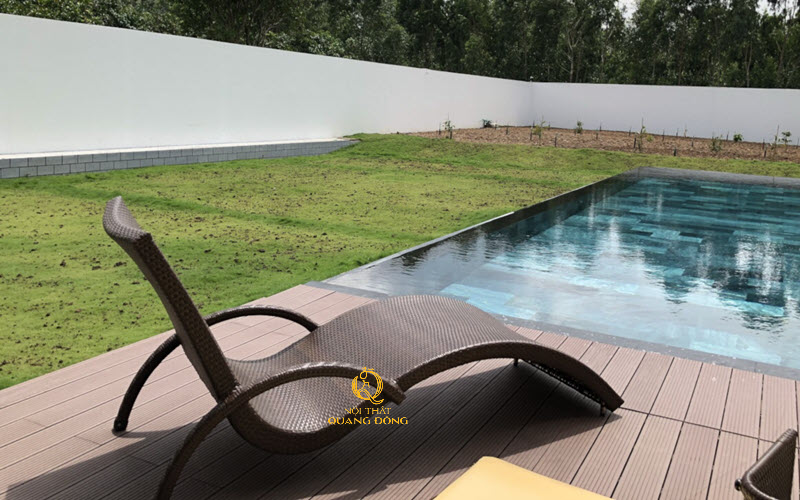 Sự khác biệt giữa ghế hồ bơi và giường tắm nắng