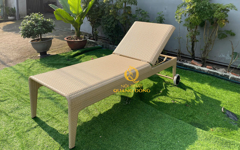 Ghế tắm nắng nhựa mây mang vẻ đẹp giống mây tren tự nhiên