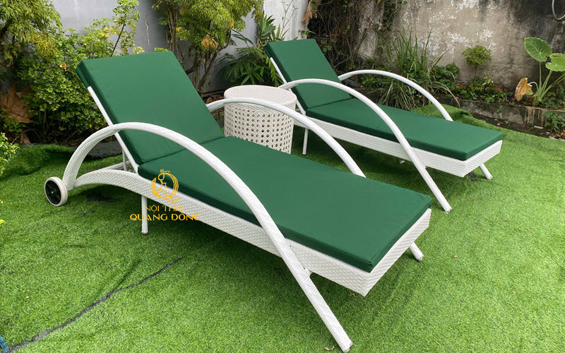Ghế hồ bơi mây nhựa QD-1280 thiết kế có bánh xe tiện lợi