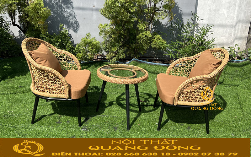 Bàn ghế mây nhựa nổi bật với kiểu đan hoa thị