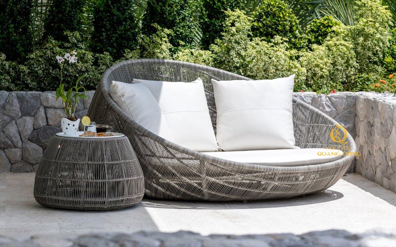 Giường tắm nắng mây nhựa được sản xuất tại Nội Thất Quang Đông