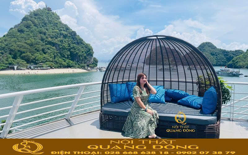 Mẫu giường tắm nắng thiết kế mái vòm, tạo điểm nhấn cho không gian