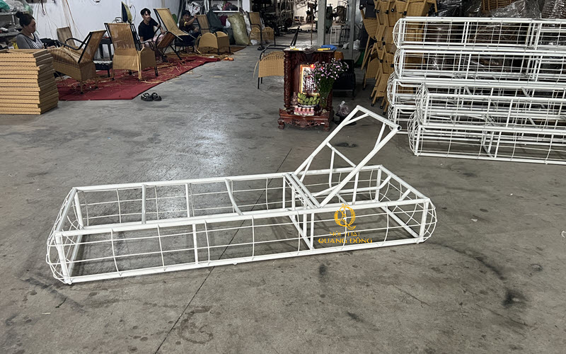 Khung thép sơn tĩnh điện có độ bền cao và chắc chắn