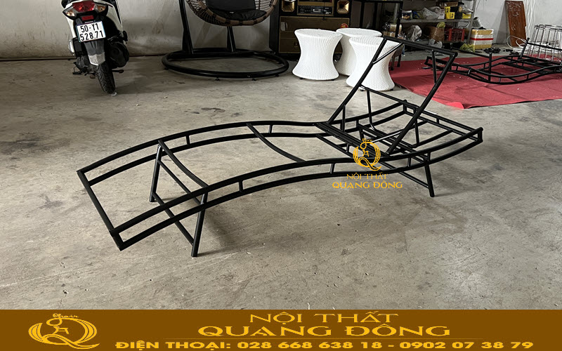 Ghế hồ bơi QD-1274 sử dụng khung thép chắc chắn, chịu lực tốt