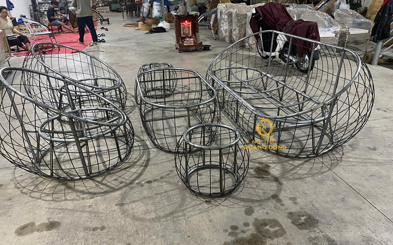 Khung kim loại sơn tĩnh điện giúp sản phẩm bền bỉ theo thời gian