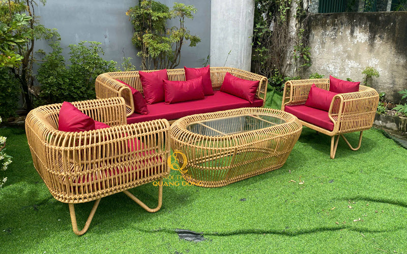 Sofa nhựa mây thiết kế hình quả trứng.
