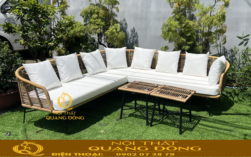 Sofa giả mây tạo điểm nhấn cho không gian ngoài trời